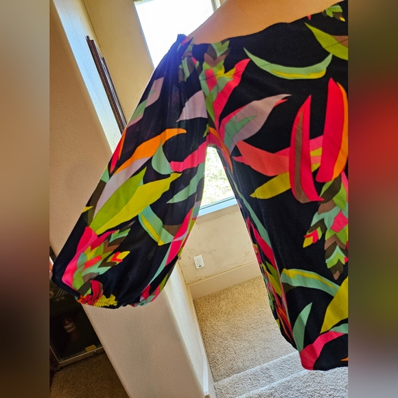 Trina Turk Equinox Off the Shoulder Top Floral Size Small - Picture 3 of 6